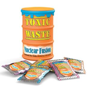 Toxic waste zijn extreem zure snoepjes in een leuk tonnetje